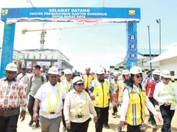 Tinjau Proyek KPP di Sorong, Wamendagri Minta Orang Asli Papua Dilibatkan