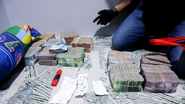 BNN menyita aset senilai Rp39,95 miliar dari bos Gendut, terduga gembong narkoba Kampung Bahari yang ditangkap di sebuah salon kecantikan.