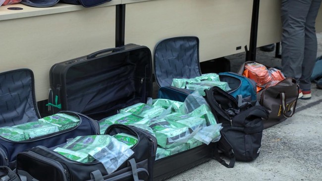 Badan Narkotika Nasional (BNN) kembali menggerebek Kampung Bahari, Tanjung Priok, Jakarta Utara usai penggerebekan pertama yang dilakukan pada Rabu (5/11).