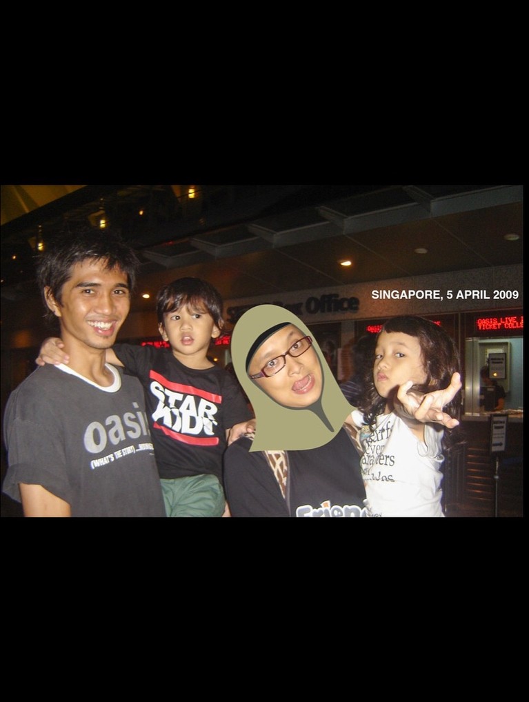 Duta Sheila On 7 kembali nonton Oasis bareng anak dan istri.