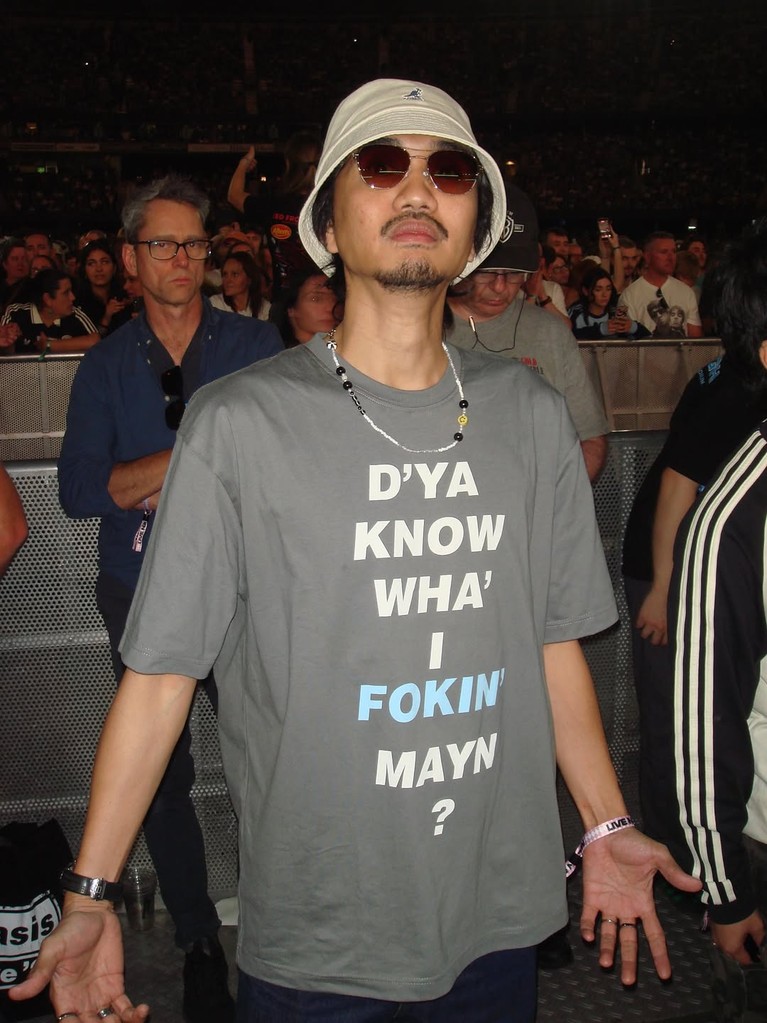 Duta Sheila On 7 kembali nonton Oasis bareng anak dan istri.