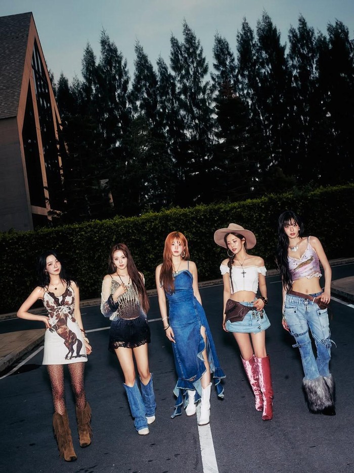 fromis_9 meraih prestasi yang cukup membanggakan di comeback sebelumnya. Lagu terbaru mereka yang berjudul Like You Better berhasil meraih peringkat pertama di Music Bank.