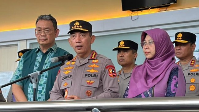 Kapolri Jenderal Listyo Sigit Prabowo mengungkap ada 96 orang jadi korban ledakan SMAN 72, Kelapa Gading, Jakarta Utara.