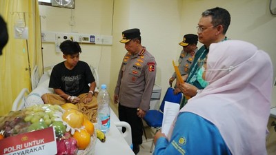 Buatkan Materi Berita