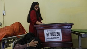 FOTO: Pemulangan Jenazah Farhan dan Reno ke Keluarga