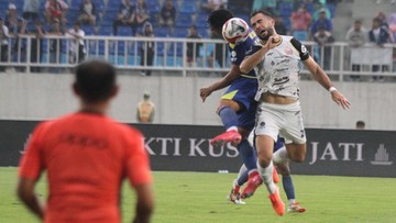 Update Eksklusif Olahraga CNN : Reaksi Pelatih Persija usai Bungkam Arema, Singgung Keributan Pemain