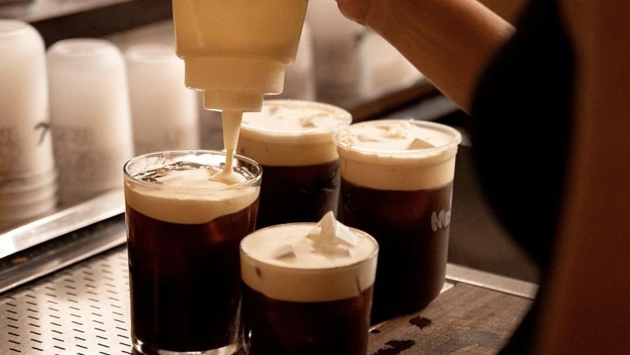 Mont Blanc Coffee Lagi Viral&comma; Paduan Nikmatnya Kopi dan Lapisan Krim Harum