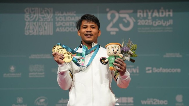 Lifter andalan Indonesia, Muhammad Husni menyabet tiga medali emas di kelas 60kg angkat besi pada ajang Islamic Solidarity Games (ISG) 2025.