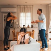 7 Kalimat yang Bisa Diucapkan Orang Tua kepada Anak Ketika Memutuskan Bercerai