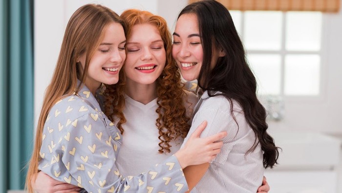 5 Alasan Persahabatan Perempuan Bisa Bantu Kita Tumbuh Lebih Bahagia