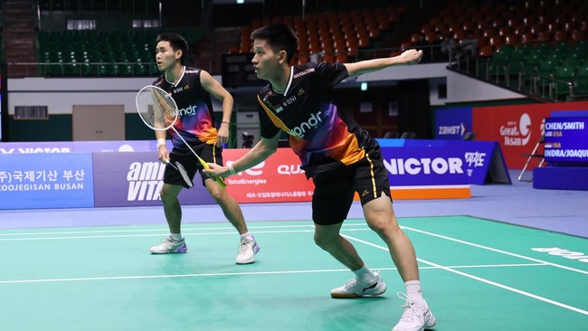 Raymond Indra/Nikolaus Joaquin akan menghadapi Lee Jong Min/Wang Chan di babak final Korea Masters 2025. Berikut fakta menarik jelang laga tersebut.