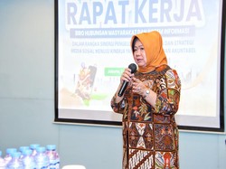 Siti Fauziah Ingatkan Etika Digital Media Sosial ke Pegawai MPR