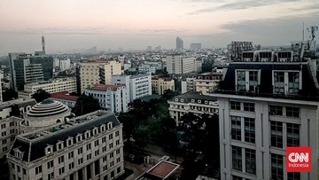 Cakrawala Vingroup dan Semburat Cahaya di Langit Hanoi