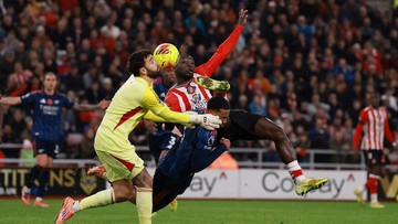 Berita Panas dari Dunia Sport CNN : FOTO: Kecolongan di Menit Akhir, Arsenal Ditahan Imbang Sunderland