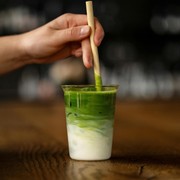 5 Makanan dan Minuman yang Viral Selama Tahun 2025, Matcha sampai Nasi Americano!