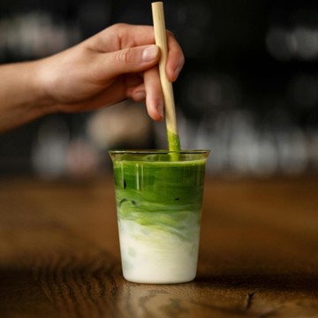 5 Makanan dan Minuman yang Viral Selama Tahun 2025, Matcha sampai Nasi Americano!