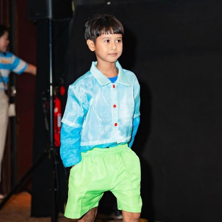 <p>Melihat unggahan tersebut, tak sedikit warganet yang memberikan komentar dan merasa bangga dengan Den Bagus. Salah satunya dari Instagram<em> @cle****</em> yang menulis, "<em>Proud of u</em> Den ba,". Ada juga yang berkata "Wow, areke cilik, tapi rasa percaya dirinya besar sekali,". Akun <em>@oks****</em> menambahkan, "<em>Let&rsquo;s go</em> Den Bagus!!!". (Foto: Instagram @thesasonosfam)</p>