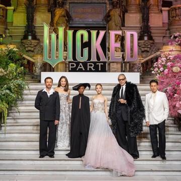 Dreamy! Intip Deretan Gaya Cynthia Erivo hingga Ariana Grande di Tur 'Wicked: For Good'