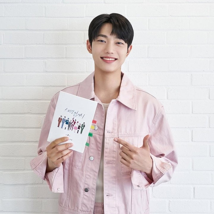 <p>Tak hanya itu, Joon Young juga pernah beradu akting dengan Sehun EXO dalam serial <em>All That We Loved</em> pada 2023 lalu. Ia berperan sebagai Go Joon Hee, seorang siswa realis berprestasi yang memprioritaskan kesuksesan dan keluarga daripada cinta.&nbsp;(Foto: Instagram @sm_actist)</p>