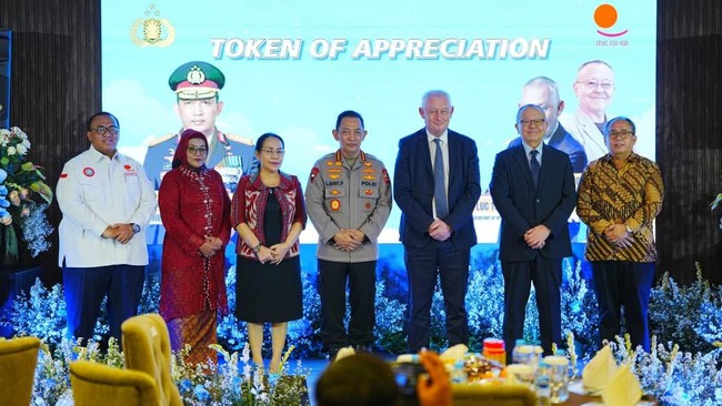 Kapolri Listyo Sigit Prabowo menerima kunjungan Sekjen ITUC dan Sekjen ITUC Asia Pacific (AP) dalam rangka mewujudkan perlindungan bagi buruh Indonesia.