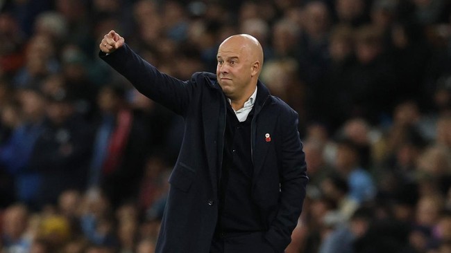 Pelatih Liverpool, Arne Slot meluapkan kemarahan setelah gol Virgil van Dijk dianulir wasit saat anak asuhnya takluk 0-3 dari Manchester City di Liga Inggris.