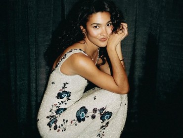 Lirik Lagu So Easy (To Fall in Love) - Olivia Dean