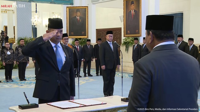 Amarulla Octavian dilantik sebagai Wakil Kepala BRIN. Purnawirawan TNI AL ini sebelumnya menjabat Rektor Unhan dan memiliki latar belakang akademis yang kuat.