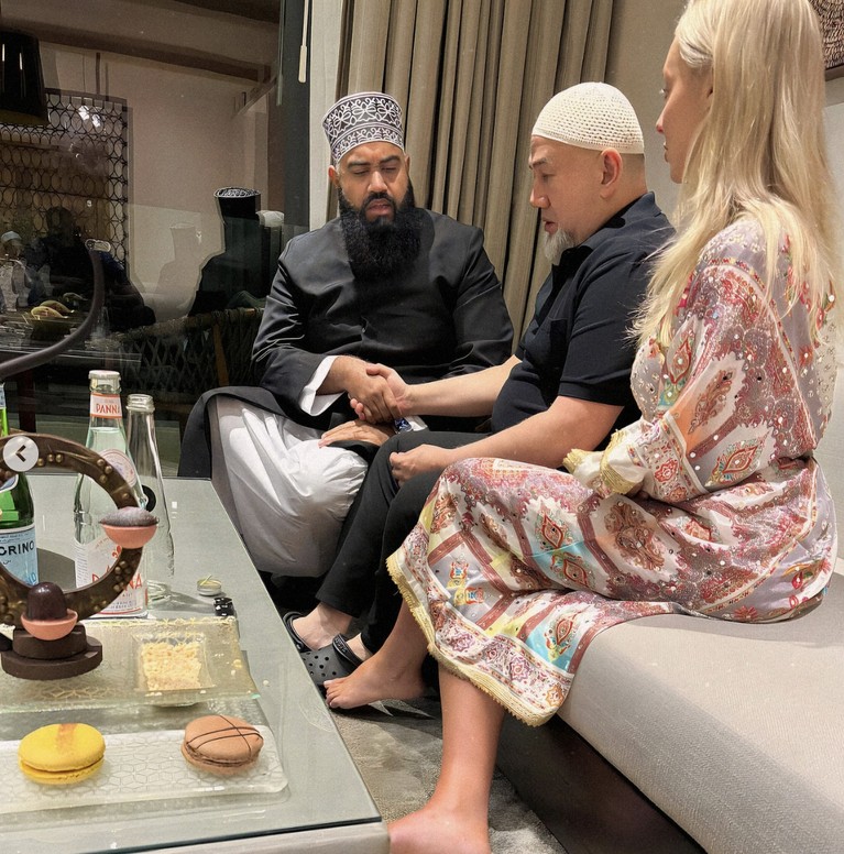 Sultan Muhammad V & Brittany Porter