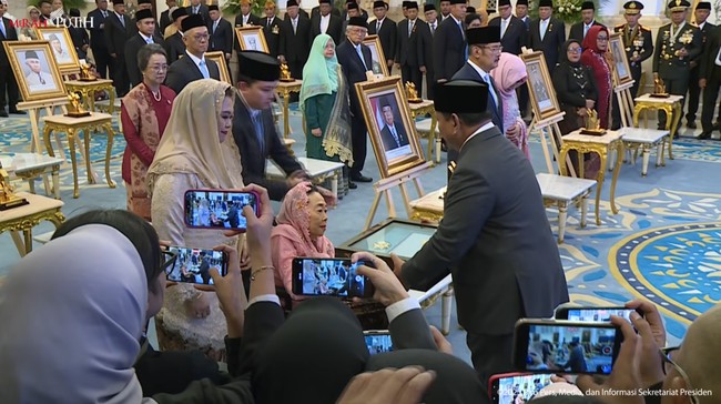 Presiden ke-4 RI Abdurrahman Wahid alias Gus Dur resmi mendapatkan gelar pahlawan nasional dari Presiden Prabowo Subianto.