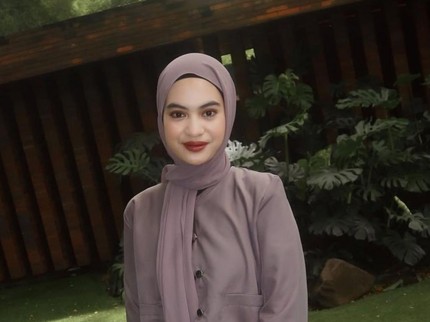 5 Potret Kayla Anak Yulia Rachman, Paras Cantiknya yang Berhijab Mencuri Perhatian