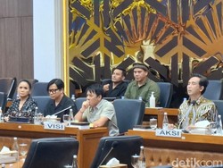 Diminta Baleg DPR, Ariel Nyanyi Separuh Aku Saat Rapat RUU Hak Cipta