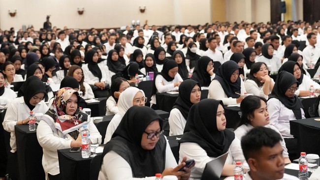 Badan Gizi Nasional menjelaskan keterlambatan gaji petugas Program Makan Bergizi Gratis disebabkan kendala teknis administratif, bukan anggaran.