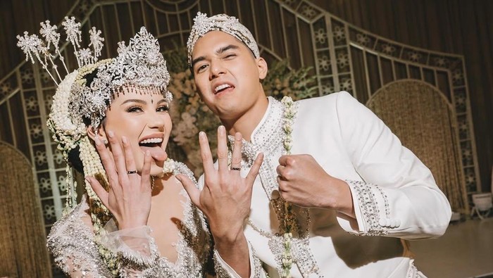 5 Pasangan Artis Indonesia yang Gelar Pernikahan Mewah di Tahun 2025