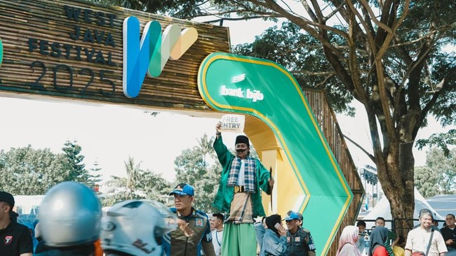 Bank bjb mendukung West Java Festival 2025 dengan tema "Gapura Panca Waluya", Festival ini mengedepankan budaya lokal dan inovasi digital untuk ekonomi kreatif.