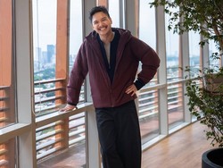 Bikin Netizen Salfok, Ini Sosok Wanita yang Dipeluk Baskara Mahendra di Bahkan Voli 3