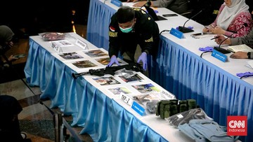 FOTO: Deret Barang Bukti Kasus Ledakan di SMA 72