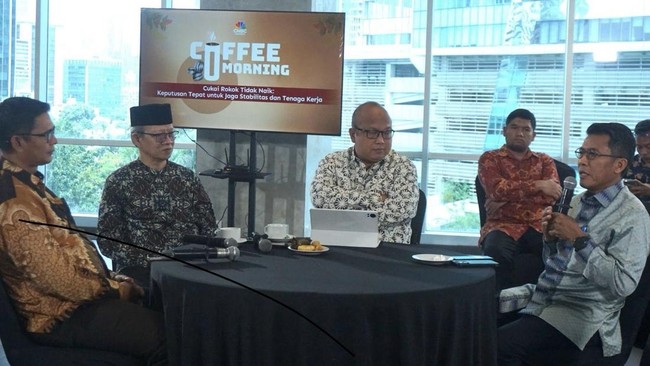 Keputusan Menkeu untuk tidak menaikkan cukai tembakau 2026 disambut positif. Kebijakan ini diharapkan stabilkan sektor tembakau dan serapan tenaga kerja.