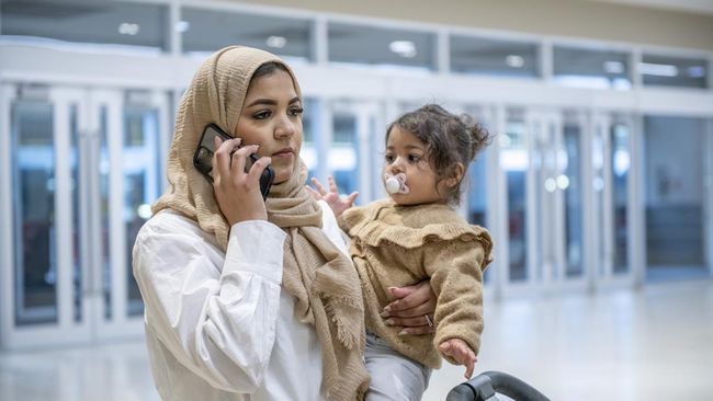 Kisah Bunda Syok Dirampok saat Tengah Menyusui Bayi di Bandara