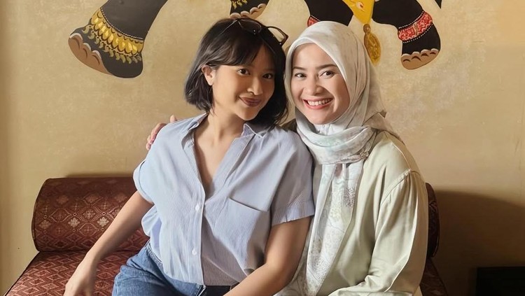 Ikke Nurjanah dan Putrinya