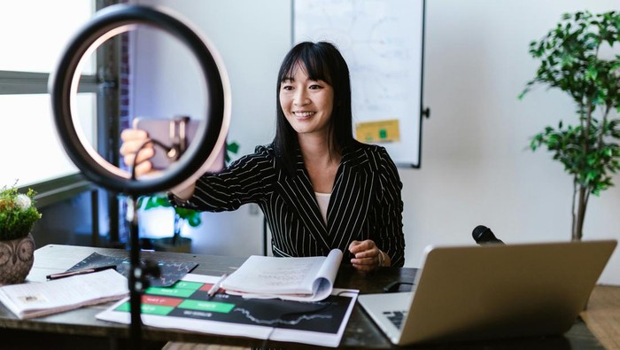 Orang yang namanya berawal 'S' punya sifat inisiatif. Mereka cocok berbisnis berdasarkan numerologi.