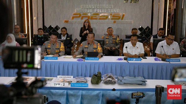 Densus 88 Antiteror Polri menyatakan ledakan di SMA 72 Kelapa Gading, Jakarta Utara bukan aksi terorisme, melainkan hanya sekadar tindakan kriminal umum.