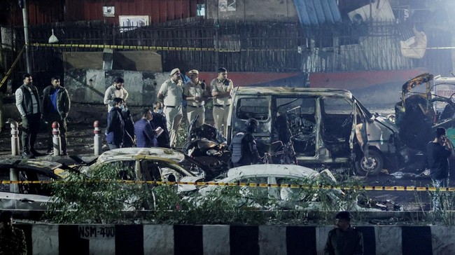 Pemilik mobil yang meledak di Delhi pekan lalu, Umar Un Nabi, dituduh berkonspirasi dengan pengemudi.