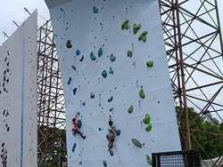 Brimob Gelar Lomba Panjat Tebing HUT Ke-80 di Bogor, Diikuti 279 Peserta