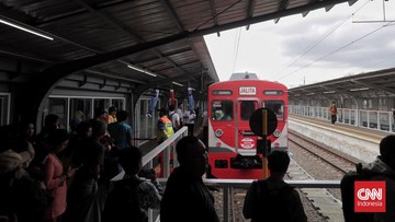 FOTO: KAI Gelar Tradisi Last Run, Perpisahan 3 Seri KRL Eks Jepang