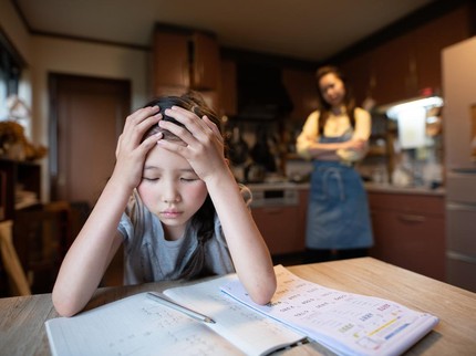 Hukum Orang Tua yang Menyakiti Hati Anak dalam Islam