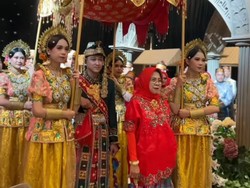 Pernikahan Anak Sultan Makassar Viral Jadi Sorotan, Pengiringnya Ratusan Orang