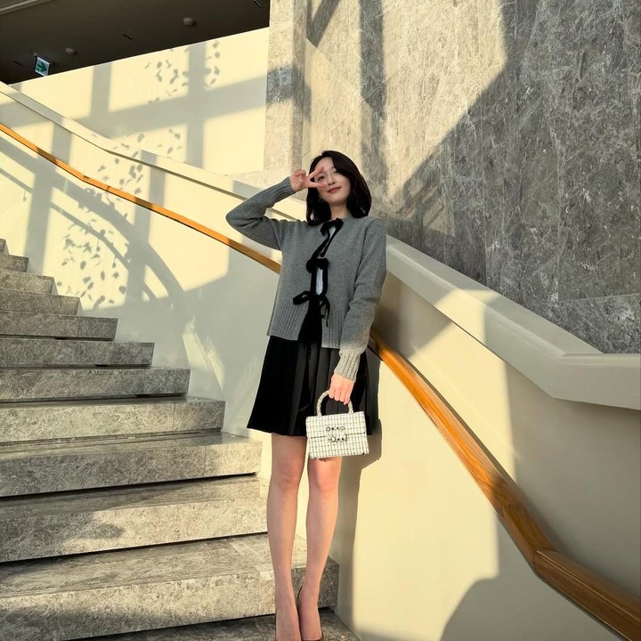 <p>Pyo Ye Jin belakangan ini mencuri perhatian publik setelah muncul dalam drama Korea <em>The Manipulated</em>. Ia diketahui mengambil peran sebagai Su-ji, kekasih Tae Jung yang diperankan oleh Ji Chang Wook. (Foto: Instagram @yjiinp)</p>