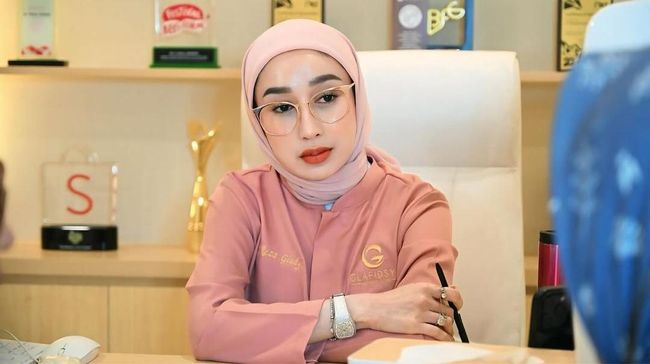 Reza Gladys