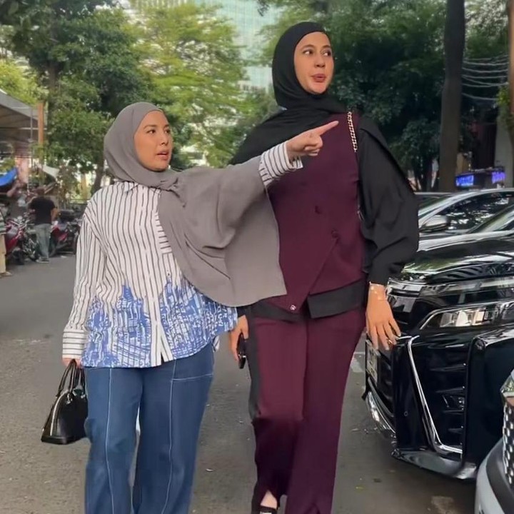 <p>Belum lama ini, Tya dan Paula terlihat menikmati waktu berdua dengan berkeliling di salah satu pusat kuliner. Momen kebersamaan ini dibagikan langsung oleh Tya melalui sebuah video yang diunggah di akun Instagram pribadinya.&nbsp;(Foto: Instagram @tya_ariestya)</p>