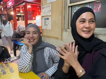Gemas Banget! Momen Kompak Persahabatan Paula Verhoeven dan Tya Ariestya